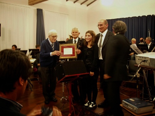 Targa ricordo a Sergio Puccetti strumentista da 60 anni alla Chiti 22 novembre 2014